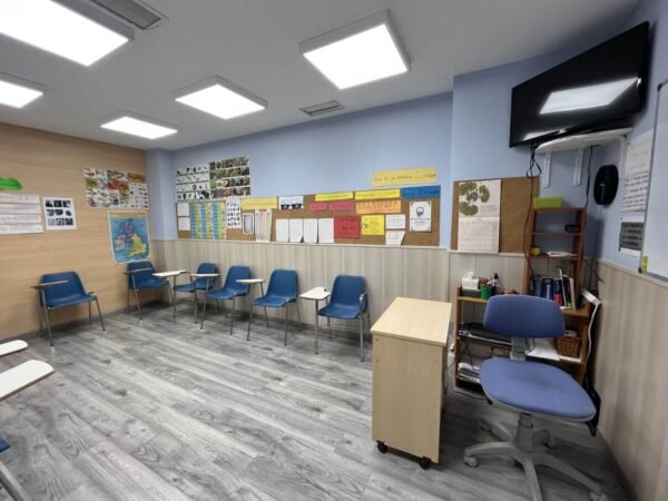 La Teacher School of English